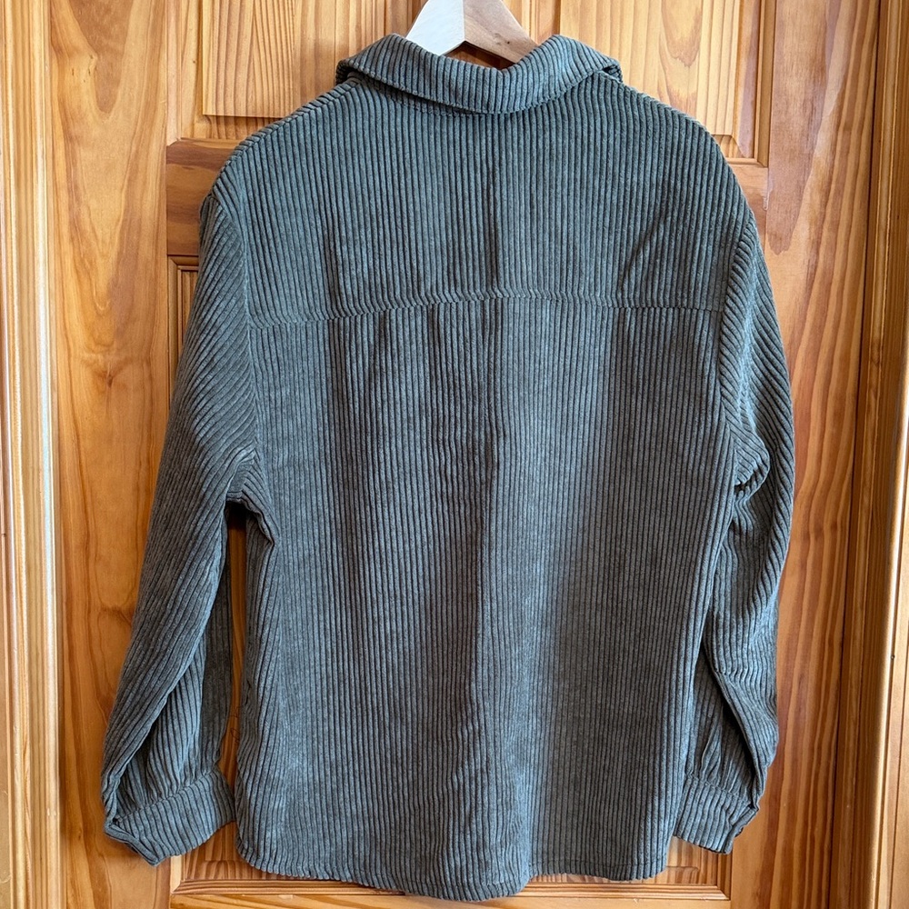 BiBi Women’s Corduroy Button-Down Shirt in Olive - Picture 6 of 6